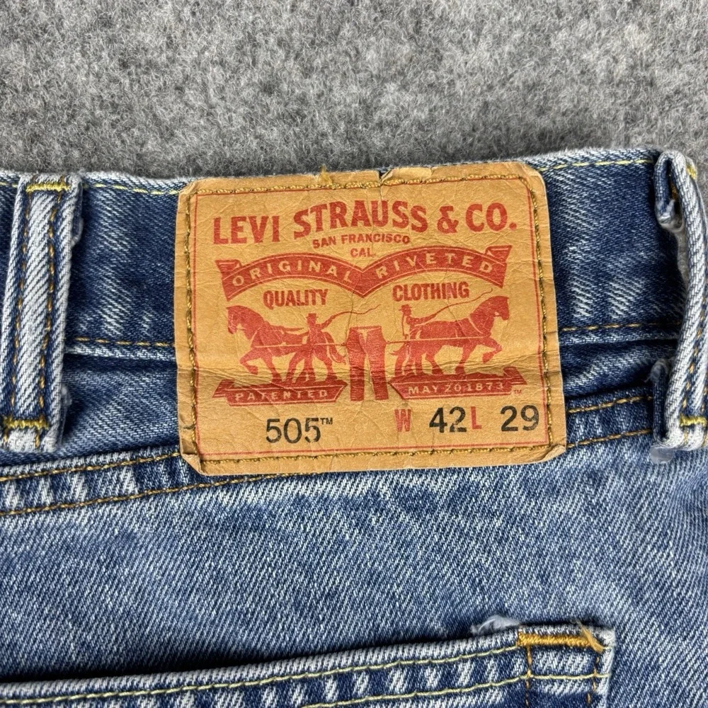 Levi's 505 Jeans Mens 42x29 Straight Leg Regular Fit Light Wash Classic Blue EUC